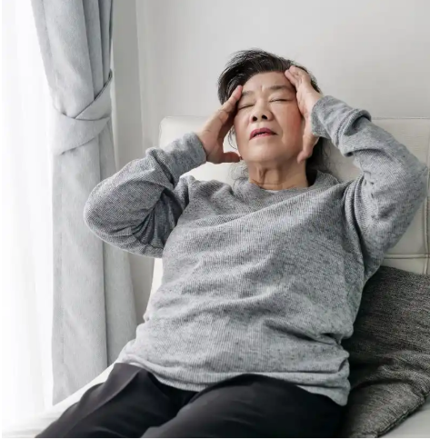 Lương hưu 30 triệu đồng, bà lão U60 ăn chơi hưởng thụ suốt 10 năm, gặp lại bạn cũ mới hối hận: "Tôi tính sai rồi"- Ảnh 2. Lương hưu 30 triệu đồng, bà lão U60 ăn chơi hưởng thụ suốt 10 năm, gặp lại bạn cũ mới hối hận: "Tôi tính sai rồi"- Ảnh 2.