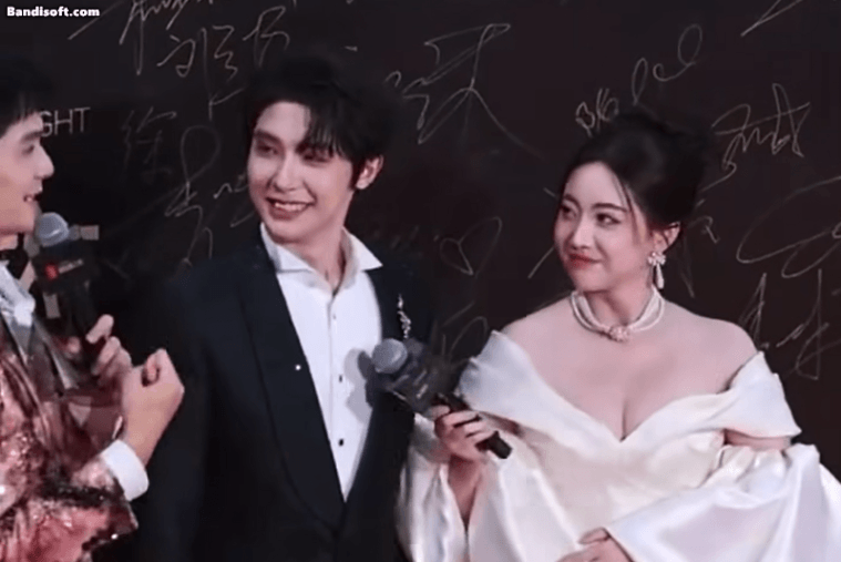 Cặp đôi phim giả tình thật công khai hôn nhau ngay trên thảm đỏ: Nhà gái vừa đẹp vừa bốc lửa, nhìn muốn cưới liền- Ảnh 4.