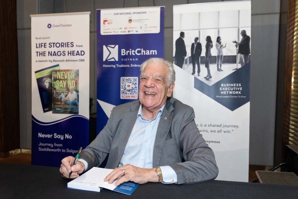 000001: Mã số căn cước đặc biệt của doanh nhân Anh dành trọn sự nghiệp 36 năm cho Việt Nam, nghỉ hưu vẫn làm việc 5 ngày/tuần- Ảnh 1. 000001: Mã số căn cước đặc biệt của doanh nhân Anh dành trọn sự nghiệp 36 năm cho Việt Nam, nghỉ hưu vẫn làm việc 5 ngày/tuần- Ảnh 1.