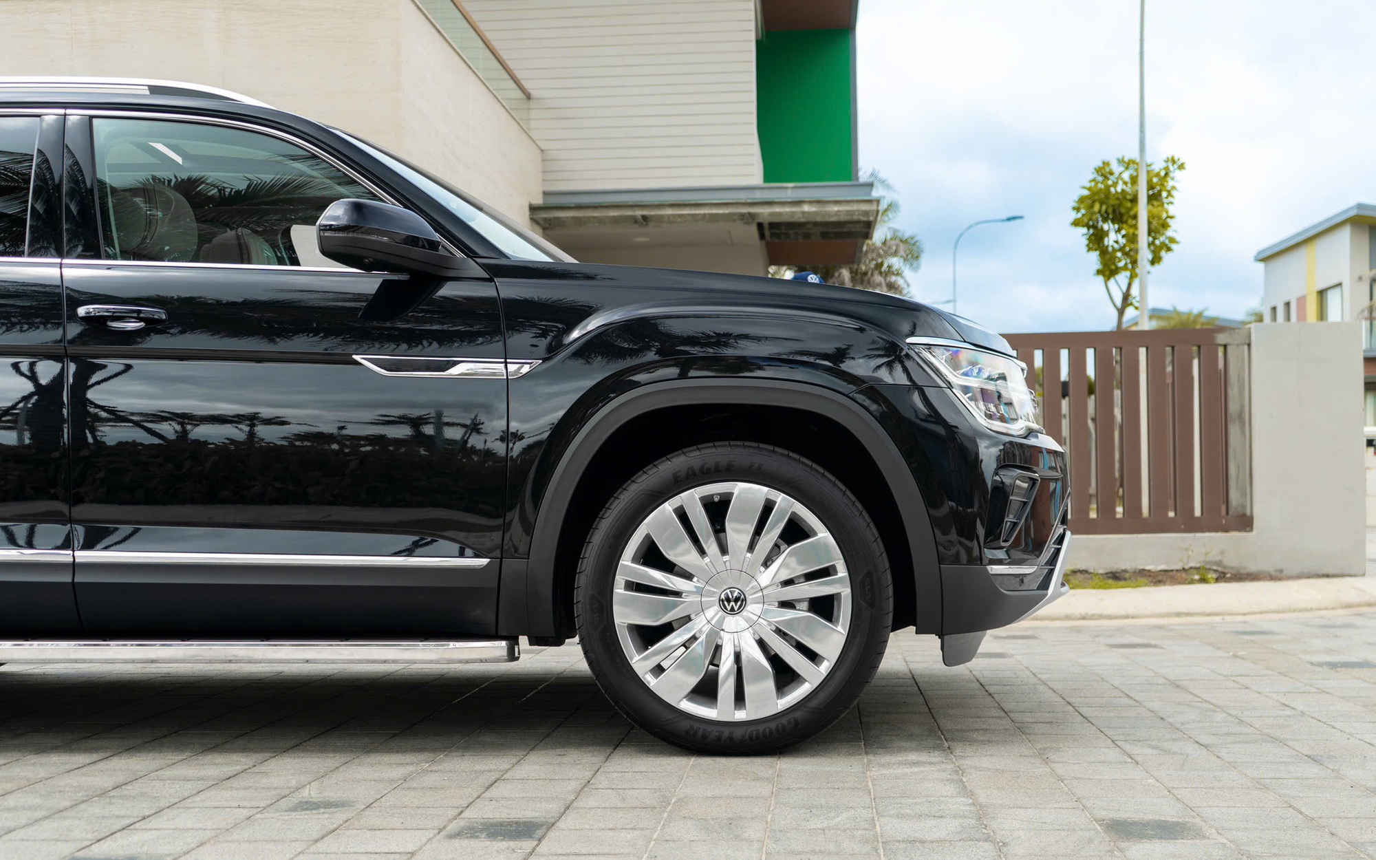 VW Teramont bản ‘Chủ tịch’ giá mới 2,488 tỷ đồng tại Việt Nam: Đắt gần bằng 2 chiếc Palisade cùng cỡ, lý do không đến từ trang bị- Ảnh 8. VW Teramont bản ‘Chủ tịch’ giá mới 2,488 tỷ đồng tại Việt Nam: Đắt gần bằng 2 chiếc Palisade cùng cỡ, lý do không đến từ trang bị- Ảnh 8.