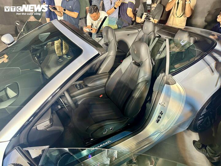 Ngắm xe mui trần thuần điện đầu tiên của Maserati, về Việt Nam giá 13,3 tỷ đồng- Ảnh 3.