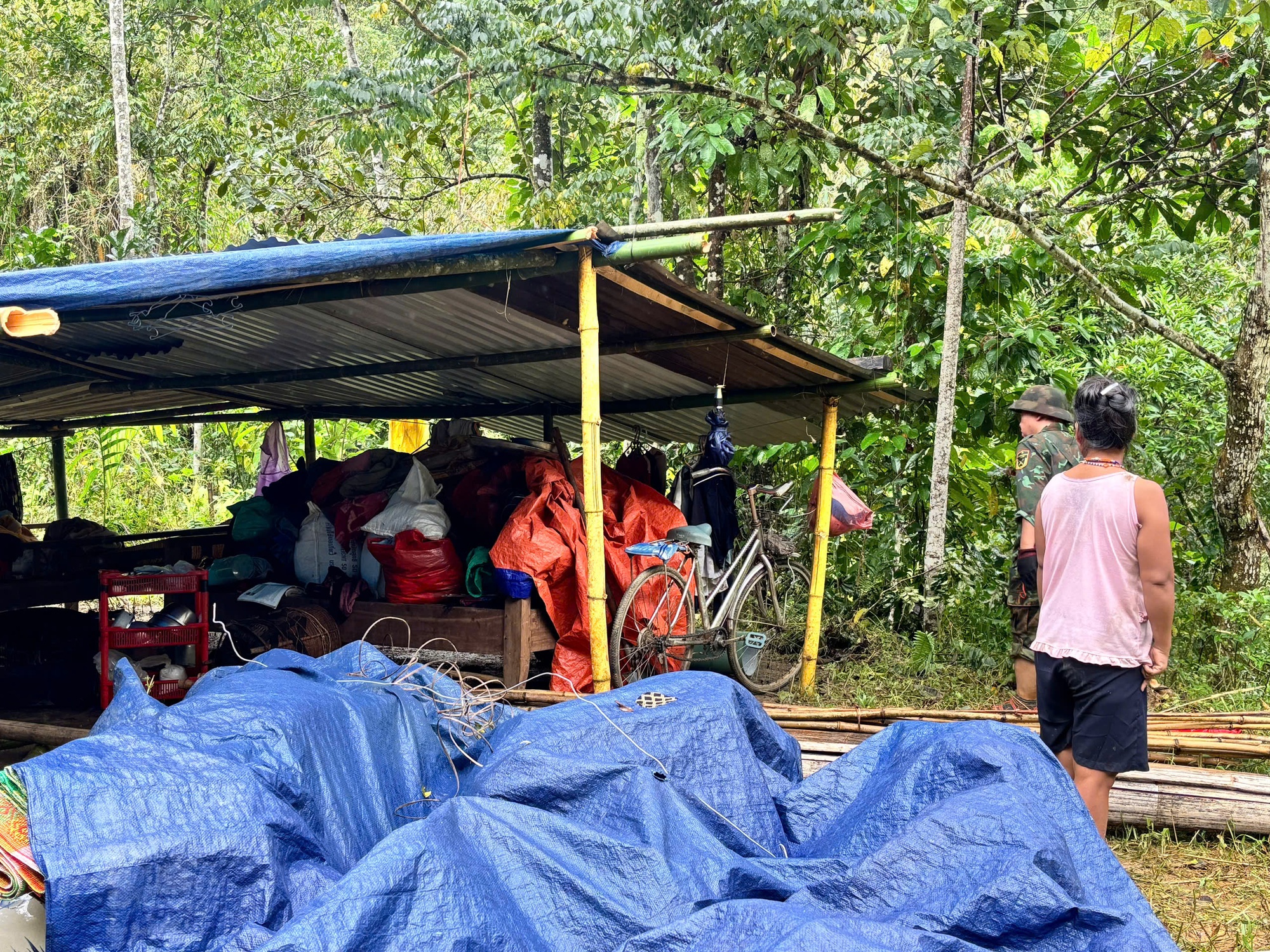 Cận cảnh ngôi làng ở Đà Nẵng bị lũ quét như làng Nủ- Ảnh 19.