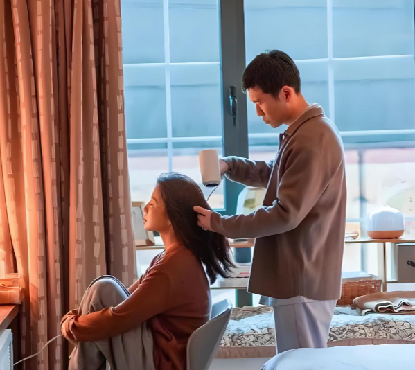 Về thăm quê, bố mẹ thì thầm một chuyện mà tôi hiểu nhất định phải giấu chồng tuyệt đối- Ảnh 1.