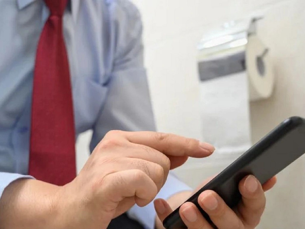 Quy định đi vệ sinh nghiêm ngặt tại công ty gây phẫn nộ  - Ảnh 2.