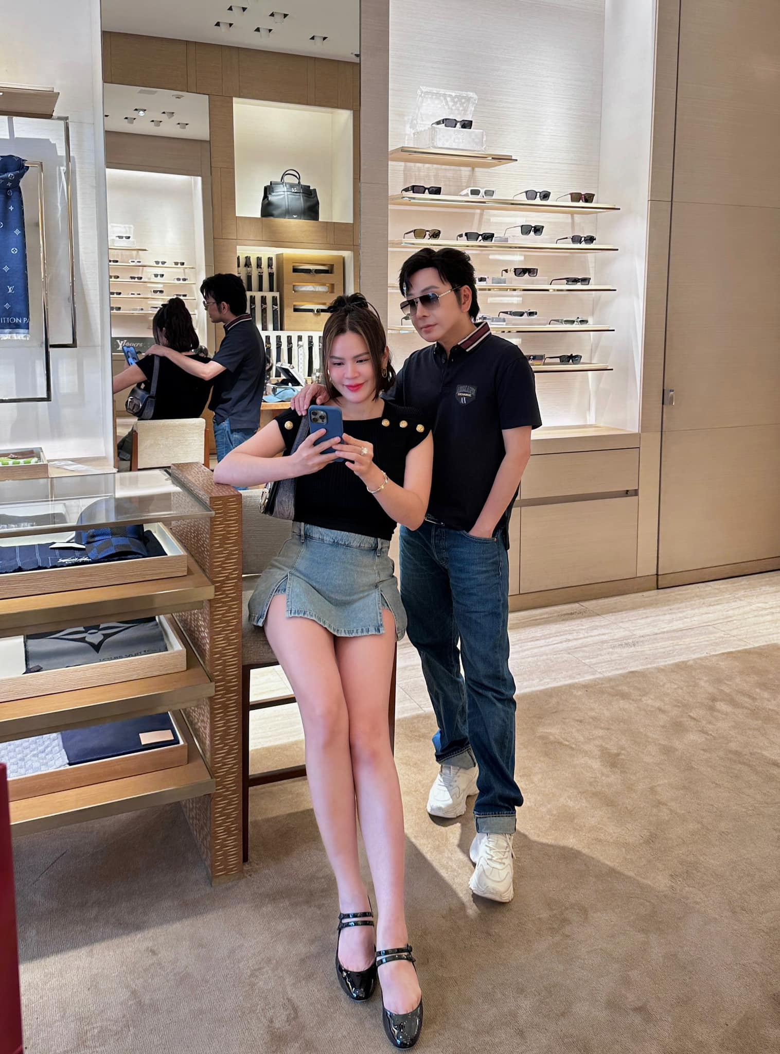 - Ảnh 4. - Ảnh 4.