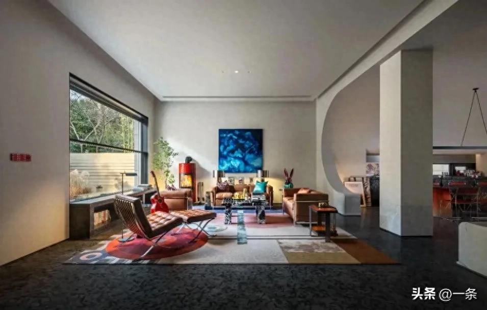 Vợ đi Mỹ , chồng cải tạo biệt thự 700m2 sống thật với chính mình - Ảnh 1. Vợ đi Mỹ , chồng cải tạo biệt thự 700m2 sống thật với chính mình - Ảnh 1.