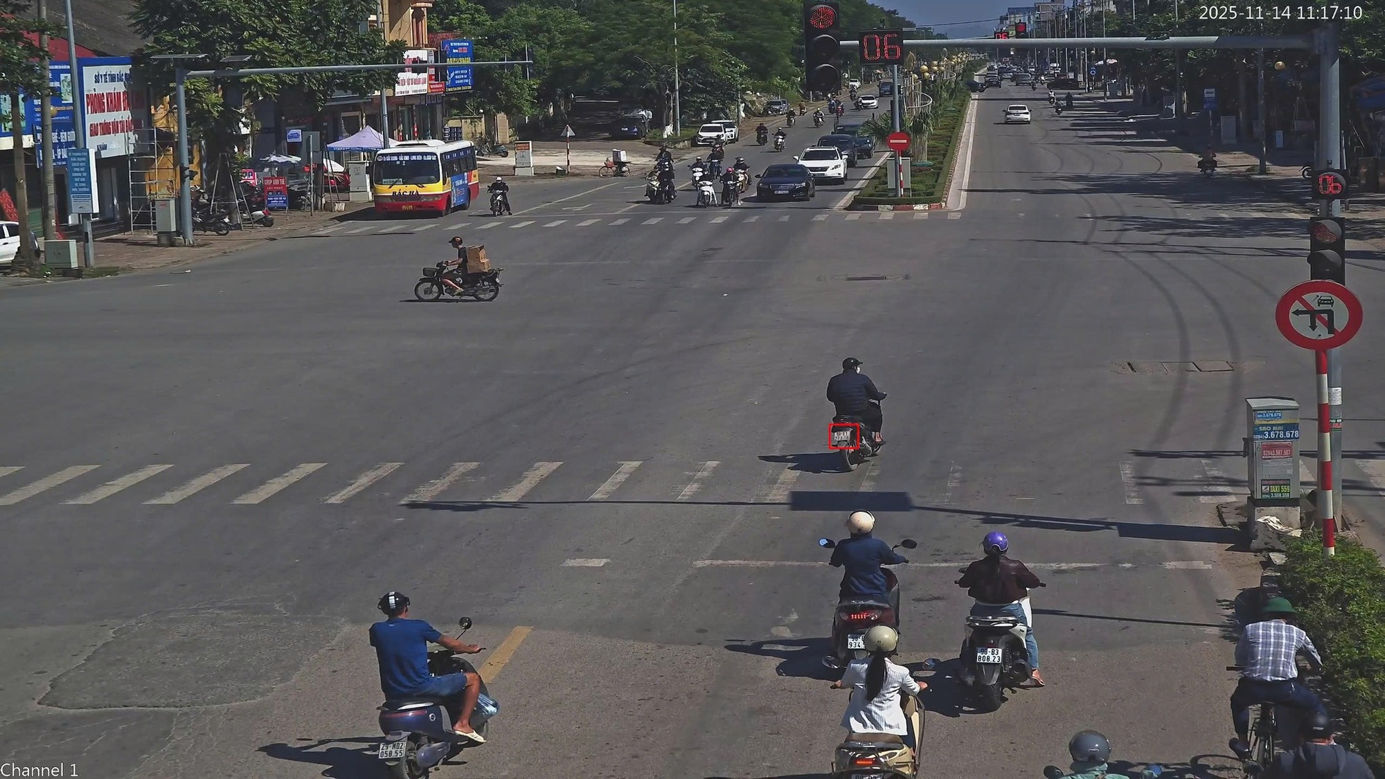 211 Xe máy vi phạm trật tự giao thông tại Bắc Ninh và Hà Nội nộp phạt nguội theo Nghị định 168 - Ảnh 1. 211 Xe máy vi phạm trật tự giao thông tại Bắc Ninh và Hà Nội nộp phạt nguội theo Nghị định 168 - Ảnh 1.