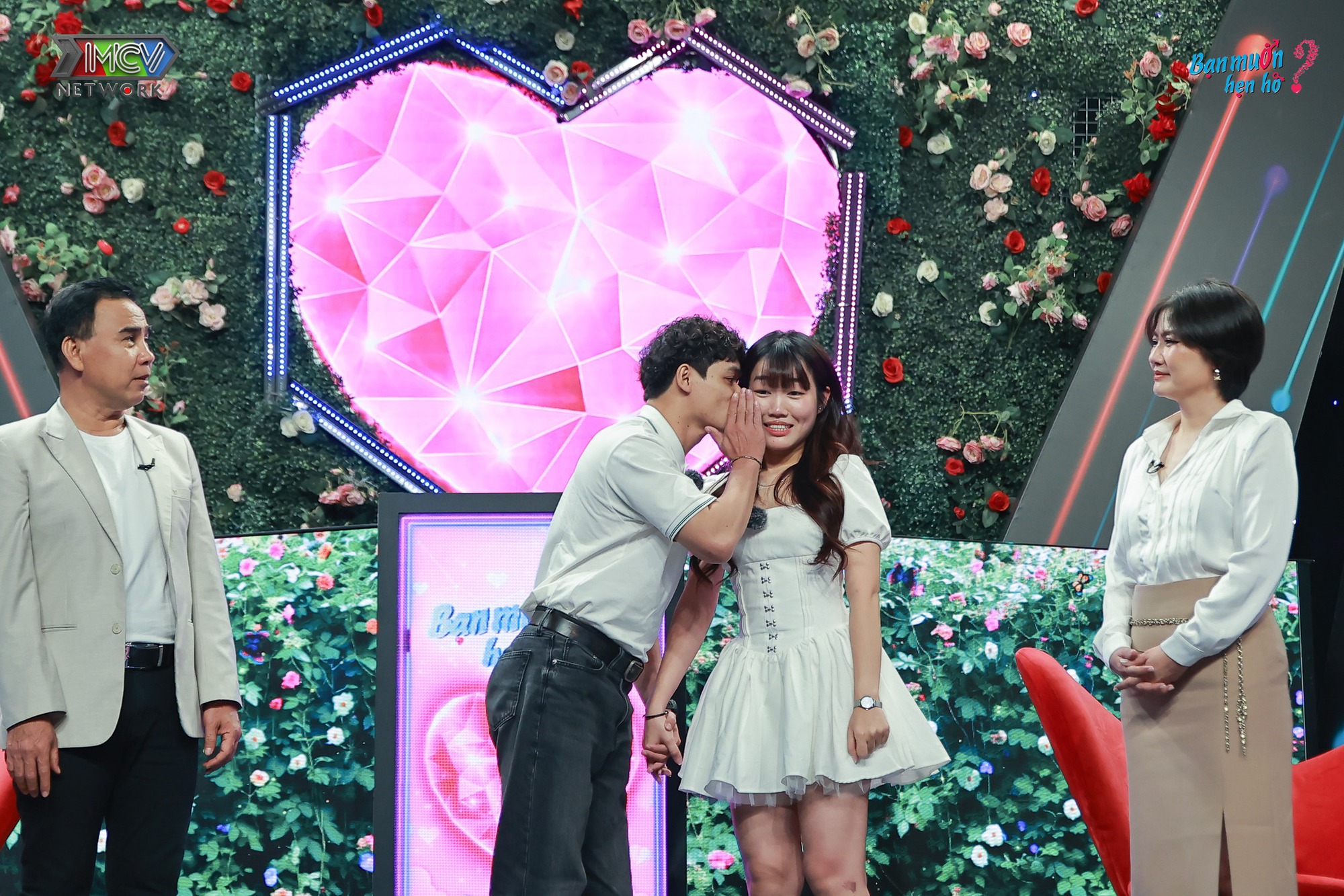 TikToker Lệ Thuỵ "hẹn hò" người hơn 11 tuổi, từng có mối tình 6 năm chia tay vì mâu thuẫn tài chính - Ảnh 3.