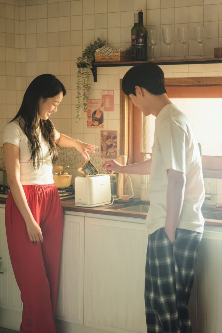 “Cắn răng” cưới giúp việc cho con trai, 5 năm sau tôi mất tất cả mới vỡ lẽ- Ảnh 2.