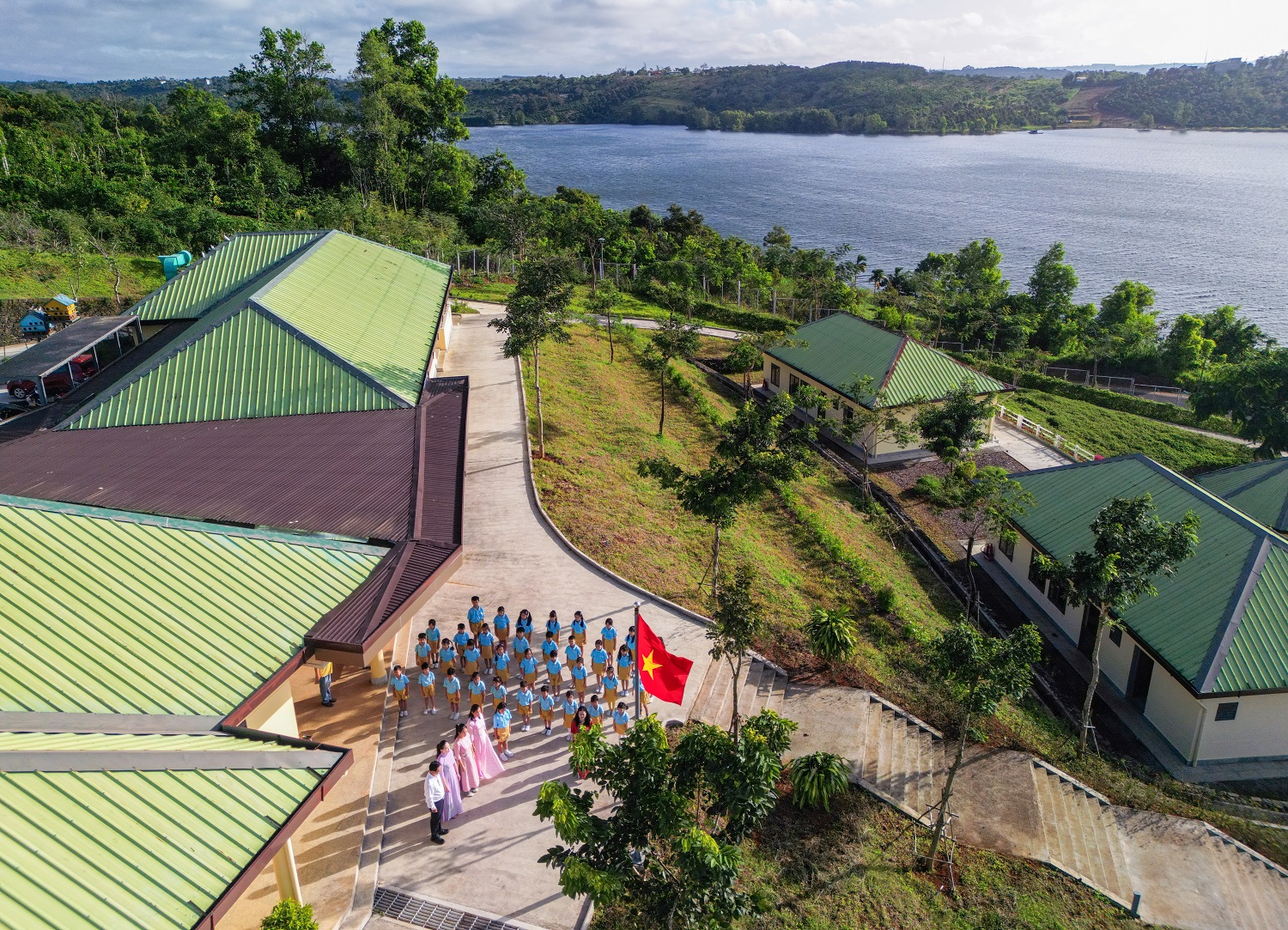 Mở trường cho trẻ em nghèo, mỗi năm Chi Bảo chi 2,5 tỷ đồng để làm một điều- Ảnh 3.