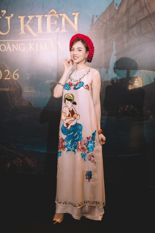 Phu nhân đạo diễn trăm tỷ đẹp không tì vết ở tuổi 41, Kim Tuyến bất ngờ bị gọi tên- Ảnh 4.