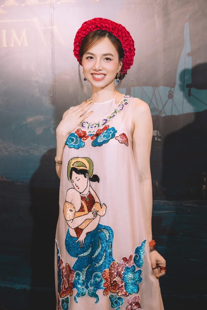 Phu nhân đạo diễn trăm tỷ đẹp không tì vết ở tuổi 41, Kim Tuyến bất ngờ bị gọi tên- Ảnh 3.