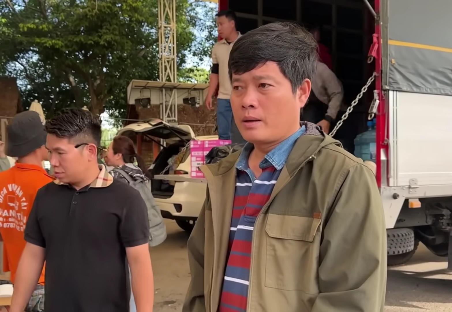 Trùm Điền Quân cầm 1,2 tỷ đồng và 50 tấn hàng ra miền Trung làm 1 việc- Ảnh 1.