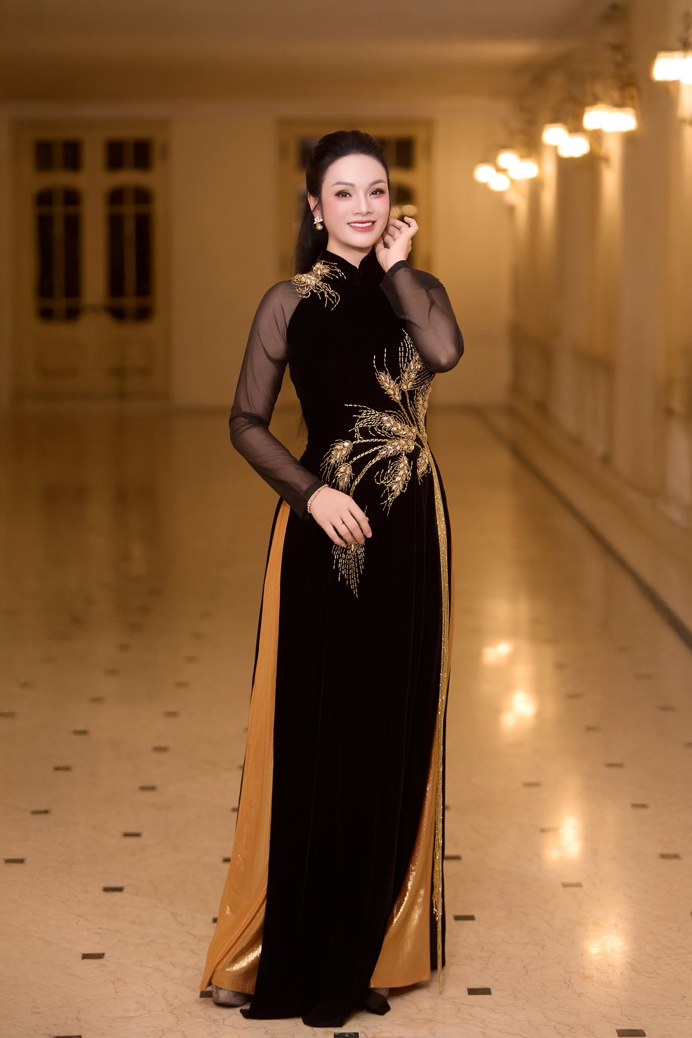 Nữ NSƯT vừa được phong hàm Phó giáo sư không chỉ học vấn khủng, nhan sắc còn trẻ đẹp bất ngờ - Ảnh 8.