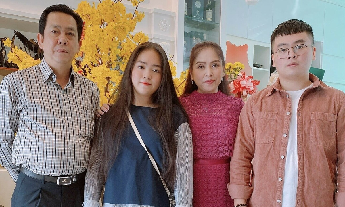 Nữ NSƯT “sợ khổ vì đa tình nên mới có hôn nhân hạnh phúc”: U60 mua 4 căn nhà nhờ hát cải lương - Ảnh 3.