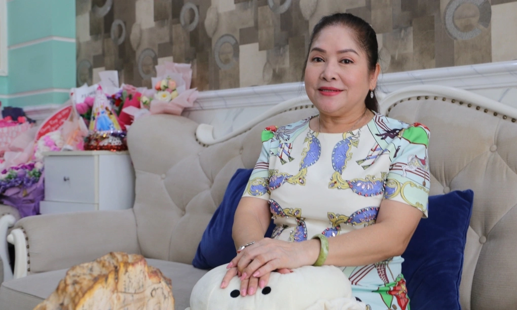 Nữ NSƯT “sợ khổ vì đa tình nên mới có hôn nhân hạnh phúc”: U60 mua 4 căn nhà nhờ hát cải lương - Ảnh 4.