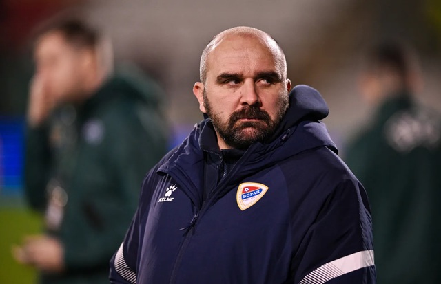 Huấn luyện viên 44 tuổi đột tử ngay trong trận đấu gây bàng hoàng- Ảnh 1. Huấn luyện viên 44 tuổi đột tử ngay trong trận đấu gây bàng hoàng- Ảnh 1.