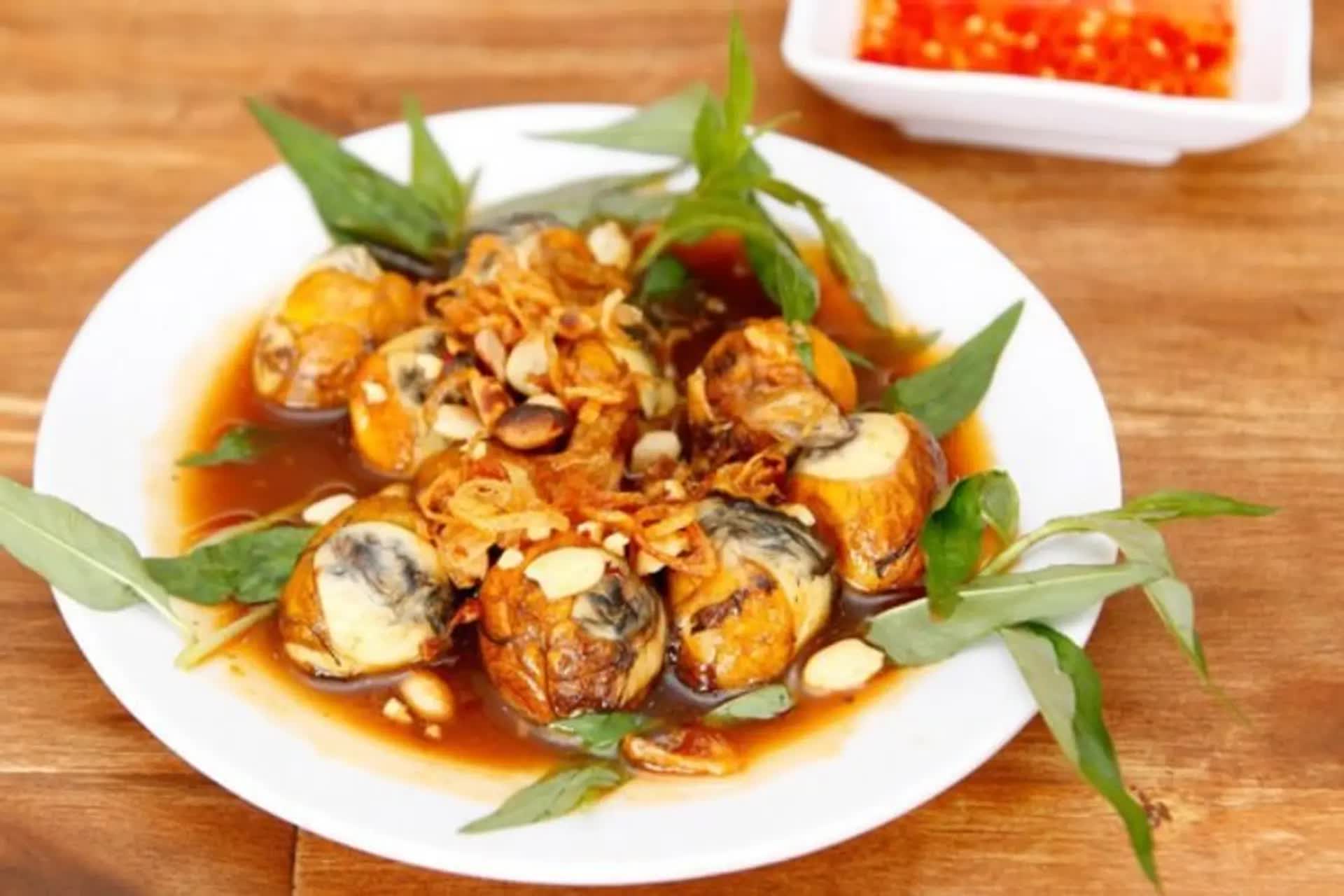 Khách Tây thử món nhiều người Việt cũng chưa chắc dám ăn, nhận xét: "Ở Mỹ tôi không thể tìm thấy nó!"- Ảnh 12.