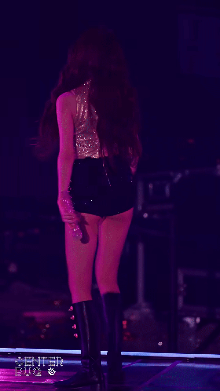 Sống đủ lâu để thấy công chúa Kpop hở vòng 3- Ảnh 2.