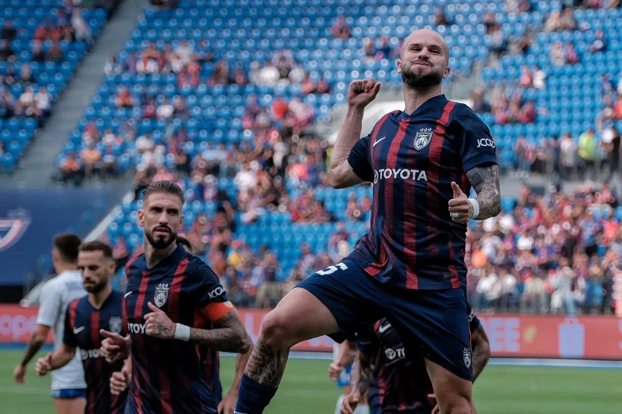 “Siêu đội hình” Malaysia lo ngay ngáy sau văn bản của FIFA: Nguy cơ cao bị tước cúp vô địch- Ảnh 1. “Siêu đội hình” Malaysia lo ngay ngáy sau văn bản của FIFA: Nguy cơ cao bị tước cúp vô địch- Ảnh 1.