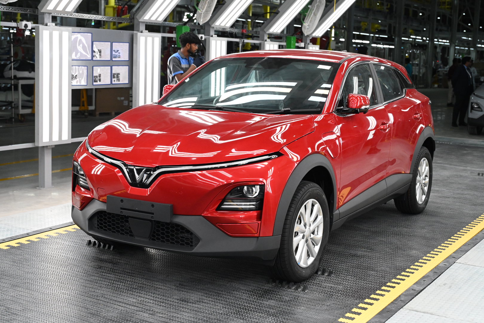 Tới nước tỷ dân 2 tháng, VinFast vượt luôn 2 ông lớn châu Âu: Đây là số xe hãng bán được trong tháng 10- Ảnh 1. Tới nước tỷ dân 2 tháng, VinFast vượt luôn 2 ông lớn châu Âu: Đây là số xe hãng bán được trong tháng 10- Ảnh 1.