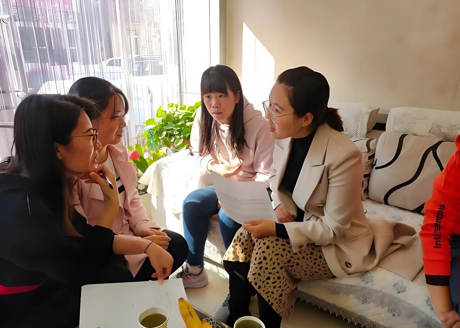 Đăng tin nhắn của c&ocirc; gi&aacute;o l&ecirc;n MXH, 1 phụ huynh khiến ch&iacute;nh phụ huynh kh&aacute;c trong lớp bức x&uacute;c: Suy diễn đ&aacute;ng sợ thế!- Ảnh 2.