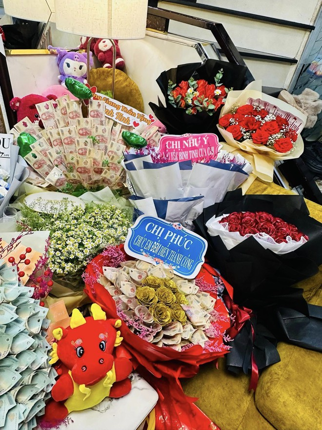 Nữ nghệ sĩ là hậu duệ gia tộc nổi tiếng, gia đình liên tiếp gặp biến cố: Có chồng 12 năm mới công khai- Ảnh 4. Nữ nghệ sĩ là hậu duệ gia tộc nổi tiếng, gia đình liên tiếp gặp biến cố: Có chồng 12 năm mới công khai- Ảnh 4.