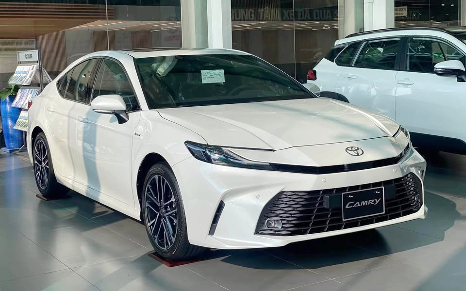 Toyota Camry giảm giá hơn 150 triệu đồng tại đại lý: Thực tế còn dưới 1,1 tỷ đồng, càng tạo áp lực lớn cho Accord, K5- Ảnh 2.