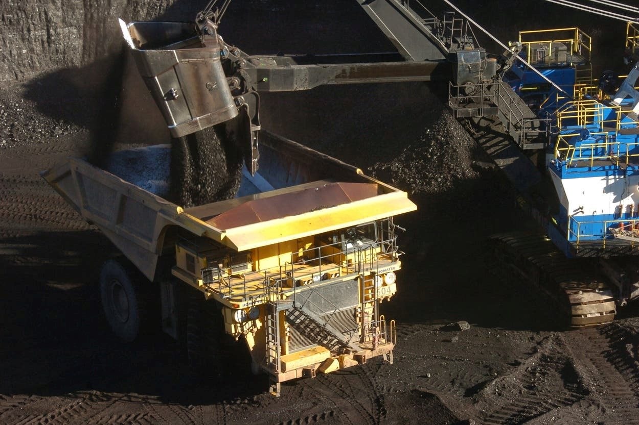 Sau đậu nành, nền kinh tế lớn nhất BRICS âm thầm ngừng mua 1 mặt hàng khác của Mỹ, giáng đòn vào nỗ lực hồi sinh ngành công nghiệp 'vàng đen' của ông Trump- Ảnh 1.