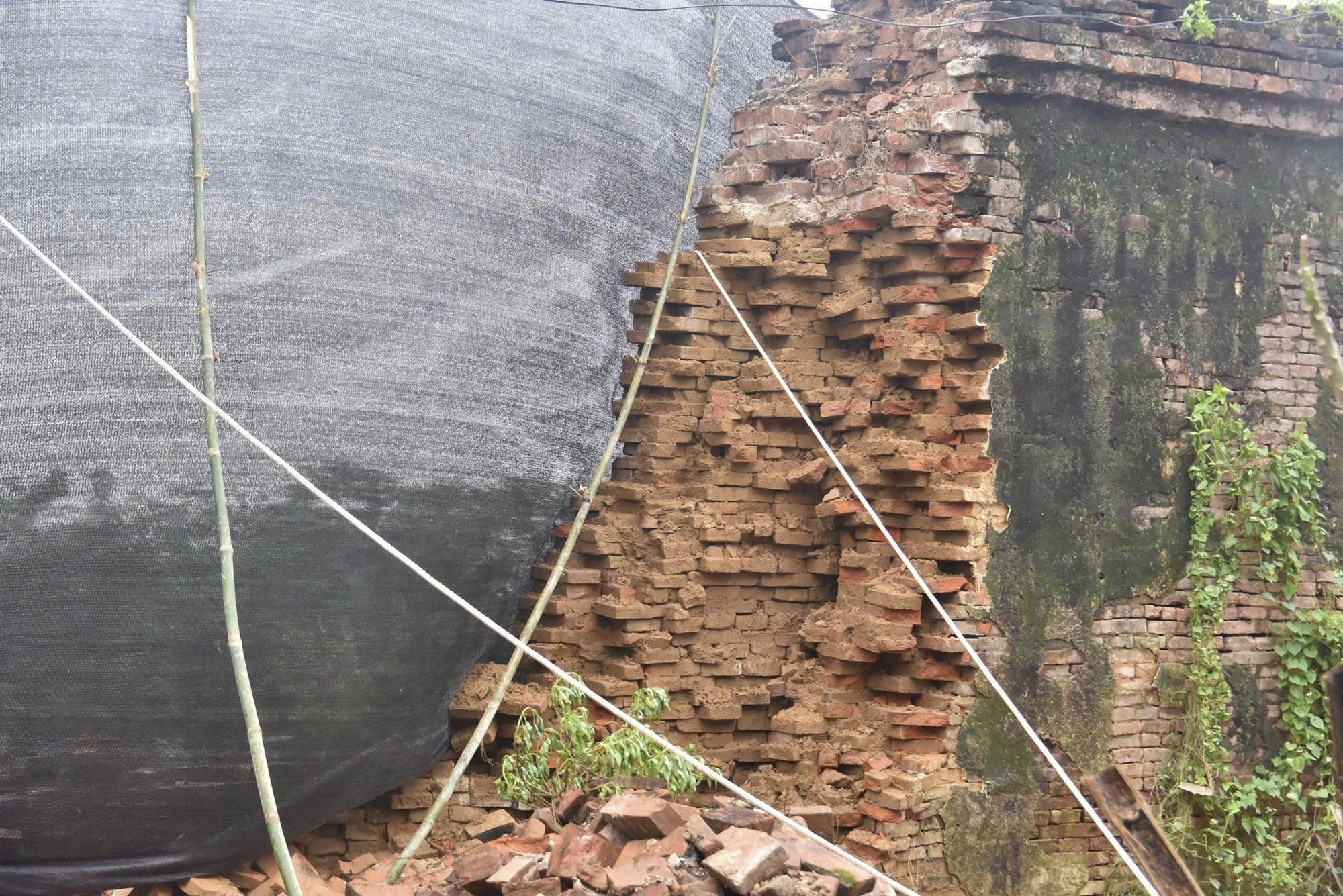 Giám đốc Trung tâm Bảo tồn Di tích Cố đô Huế tiết lộ hiện tượng trước khi tường Hoàng thành sập- Ảnh 4.