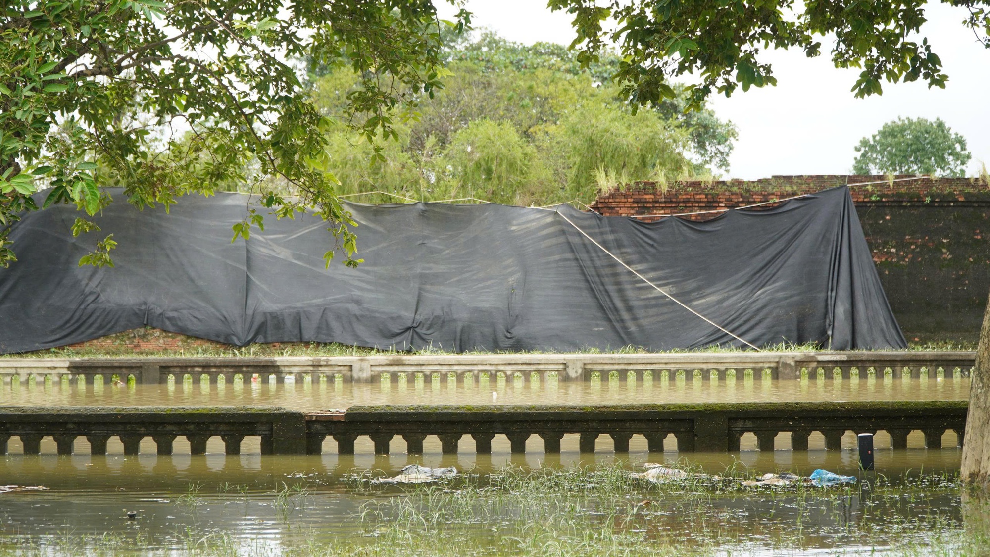 Thông tin chính thức về sự cố sập 15 m tường Hoàng thành Huế- Ảnh 1.