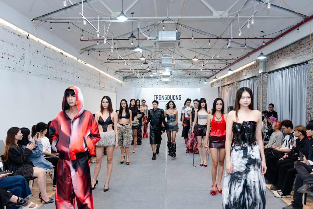 "Instinct" đậm chất đường phố của NTK Nguyễn Trọng Dương- Ảnh 7. "Instinct" đậm chất đường phố của NTK Nguyễn Trọng Dương- Ảnh 7.