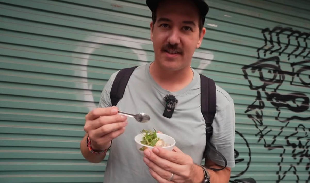 Khách Tây thử món nhiều người Việt cũng chưa chắc dám ăn, nhận xét: "Ở Mỹ tôi không thể tìm thấy nó!"- Ảnh 8.