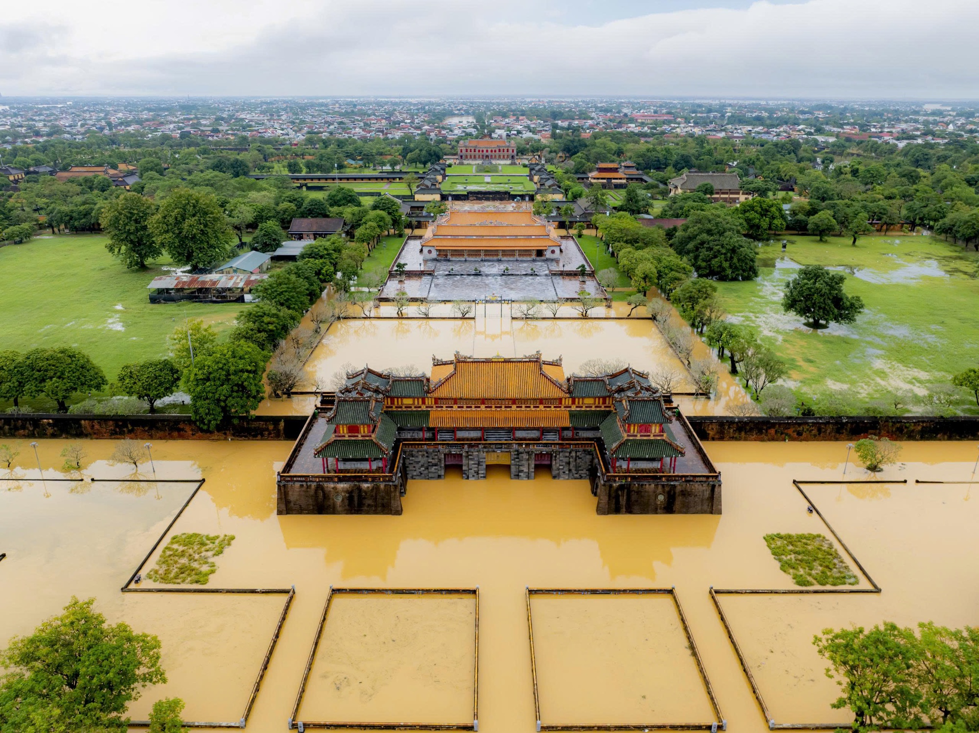 Thông tin chính thức về sự cố sập 15 m tường Hoàng thành Huế- Ảnh 3.