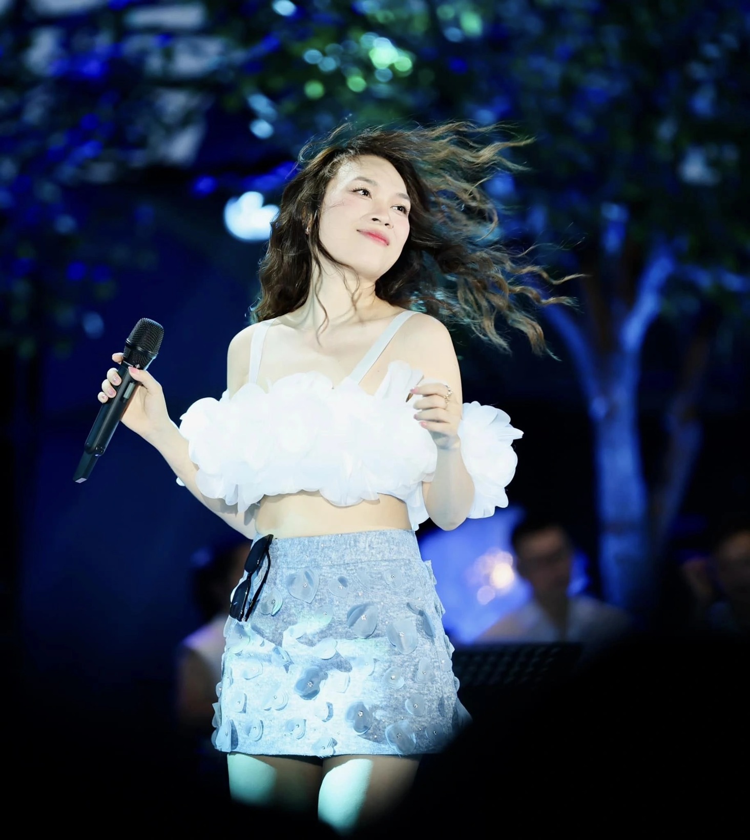 Nữ ca sĩ duy nhất trong lịch sử Việt Nam dám làm điều này tại Hà Nội- Ảnh 4.