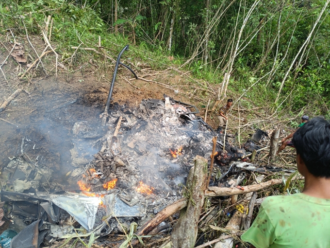 Trực thăng quân sự Philippines rơi khi làm nhiệm vụ cứu trợ bão Kalmaegi- Ảnh 1. Trực thăng quân sự Philippines rơi khi làm nhiệm vụ cứu trợ bão Kalmaegi- Ảnh 1.