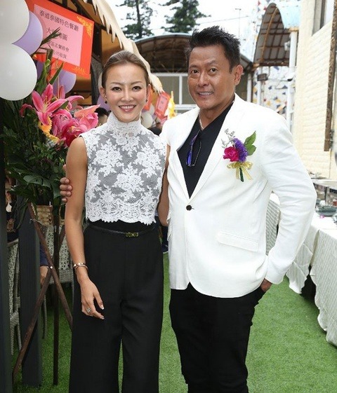 "Trai tồi showbiz" sốc nặng vì vợ trẻ kém 20 tuổi bị phát tán ảnh ngoại tình, phải bán nhà đưa con bỏ xứ ra đi- Ảnh 3.