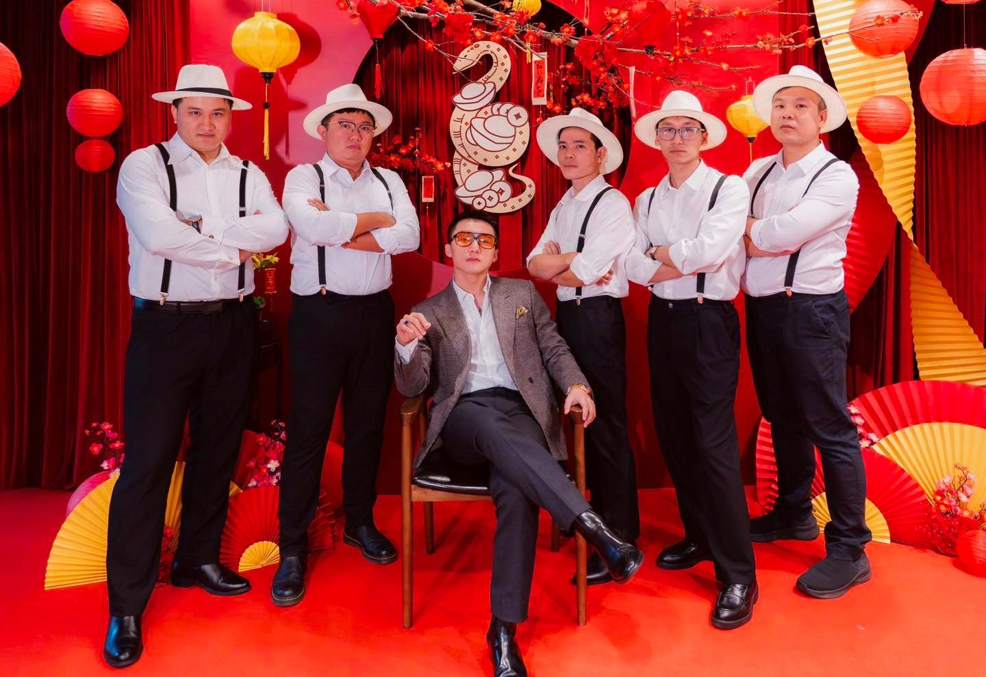 Trụ sở công ty của Sơn Tùng - MTP, Hà Anh Tuấn, Hiếu Thứ Hai: Người ở toà nhà chọc trời "trung tâm của trung tâm", người đặt tại nhà 3 tầng nép mình trong ngõ nhỏ- Ảnh 3.