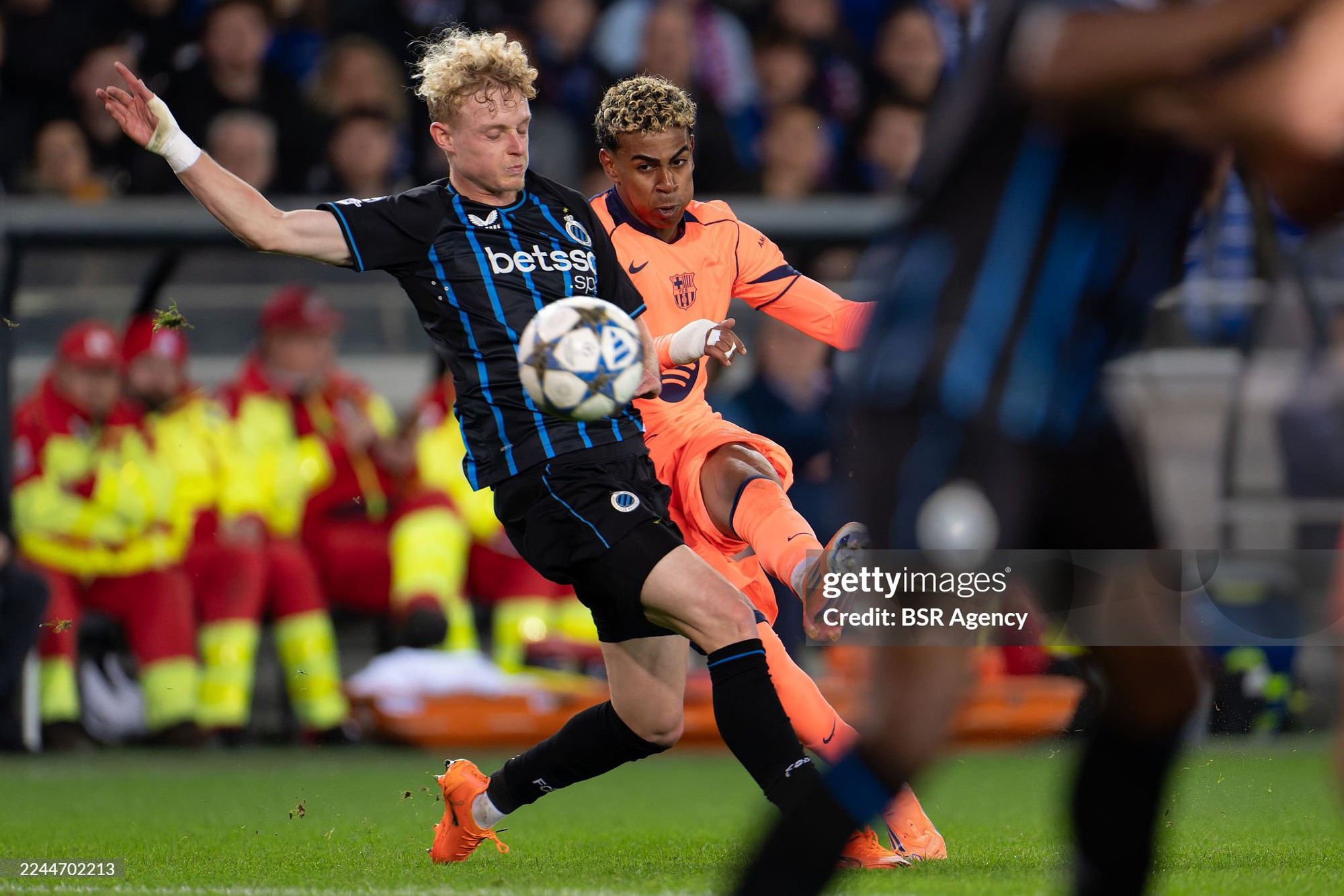 Barca hòa sốc Club Brugge, HLV Hansi Flick "nổi điên"- Ảnh 1.