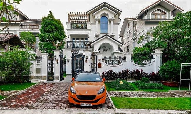 Bên trong biệt thự quận 7 của vợ chồng Đoàn Di Băng- Ảnh 1. Bên trong biệt thự quận 7 của vợ chồng Đoàn Di Băng- Ảnh 1.