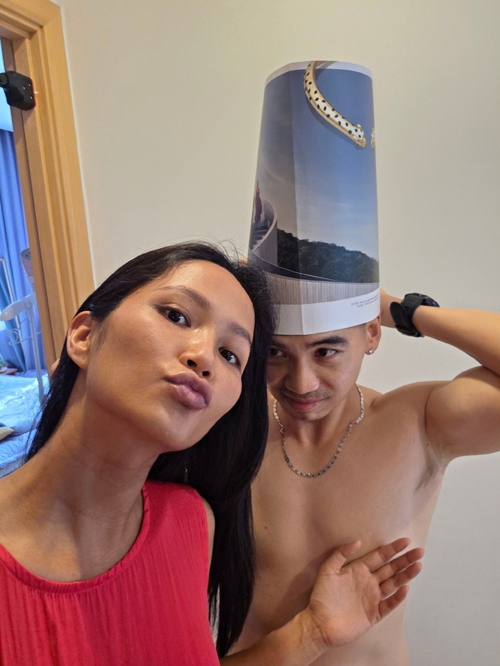 Cứ mỗi lần pha trò, vợ chồng Hoa hậu H'Hen Niê lại phải xin lỗi- Ảnh 3. Cứ mỗi lần pha trò, vợ chồng Hoa hậu H'Hen Niê lại phải xin lỗi- Ảnh 3.