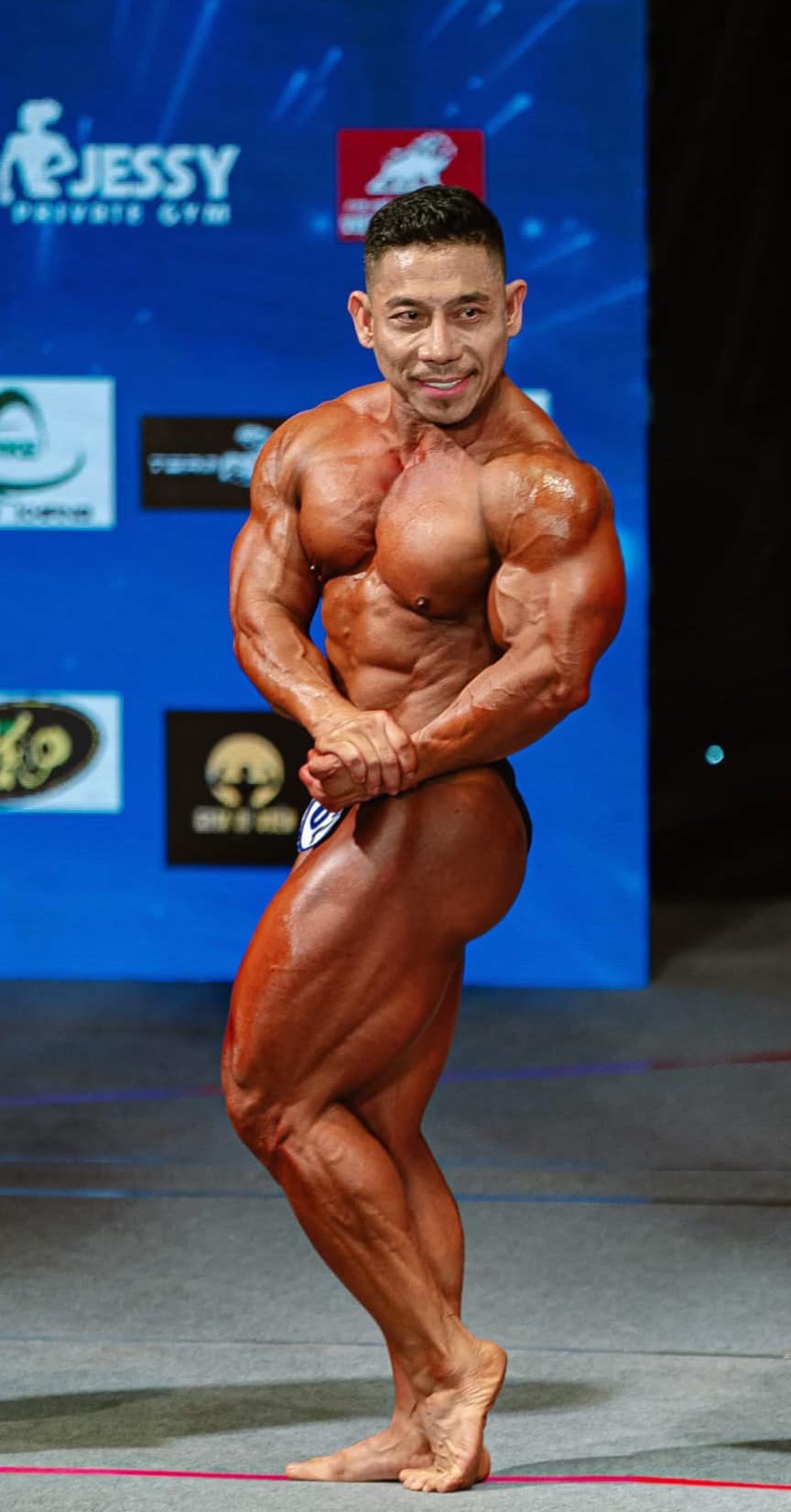 Phạm Văn Mách 50 tuổi cơ bắp vẫn cuồn cuộn, nhìn hình ảnh này tất cả ngỡ ngàng- Ảnh 5.