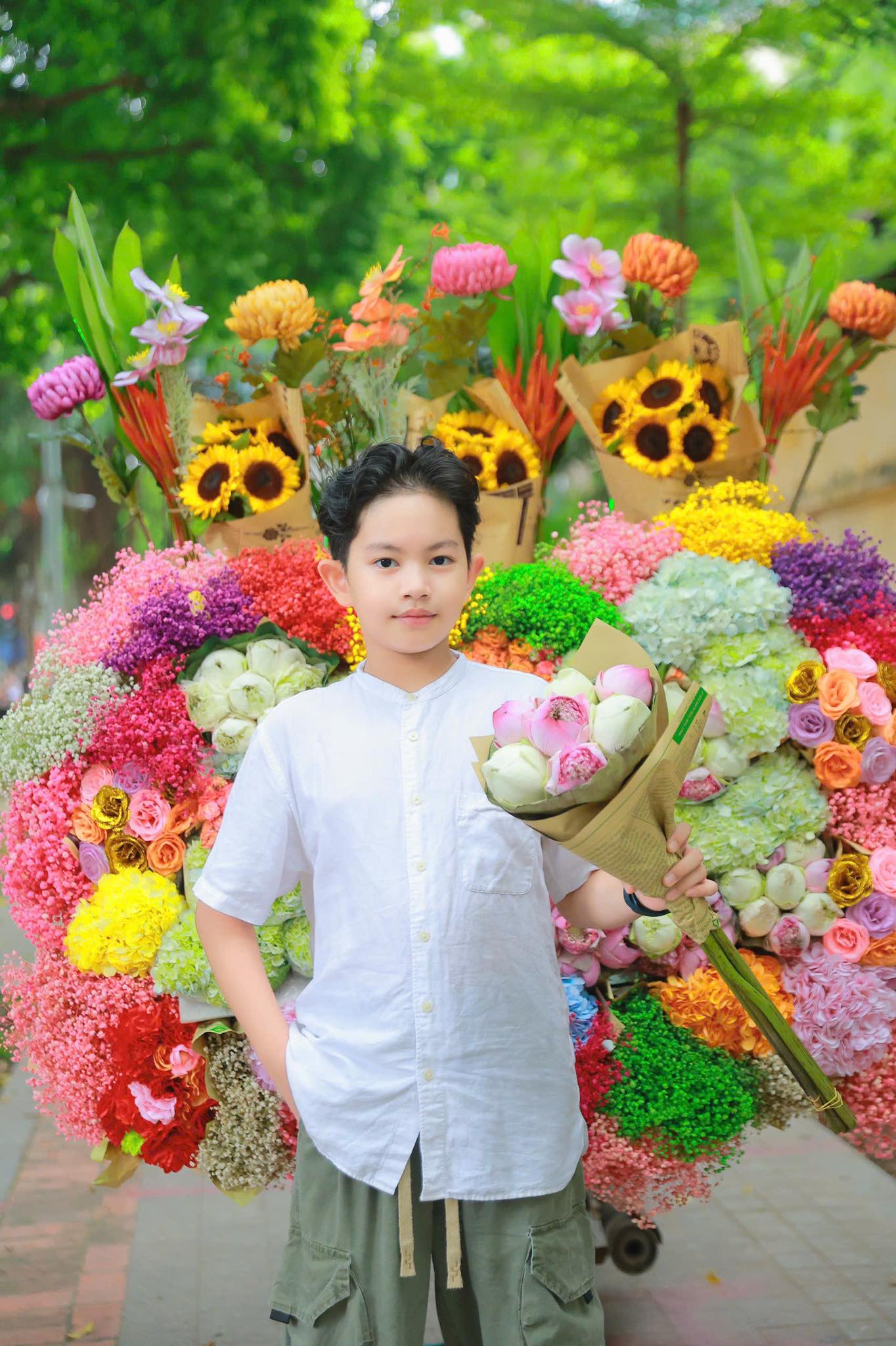 3 thi&ecirc;n thần nhỏ nh&agrave; Kh&aacute;nh Thi Phan Hiển đẹp như tranh- Ảnh 3.