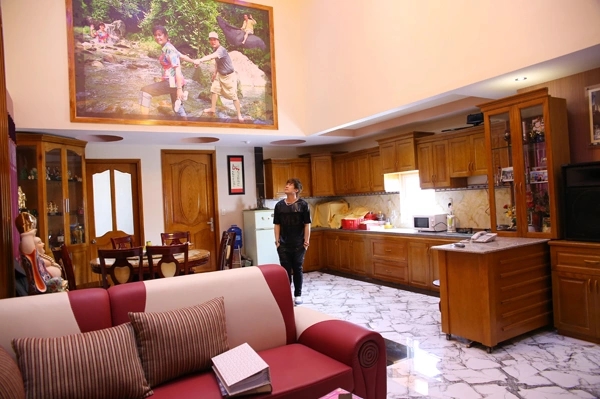 B&ecirc;n trong biệt thự 200 tỷ của Kh&aacute;nh Phương ở phường S&agrave;i G&ograve;n- Ảnh 7.