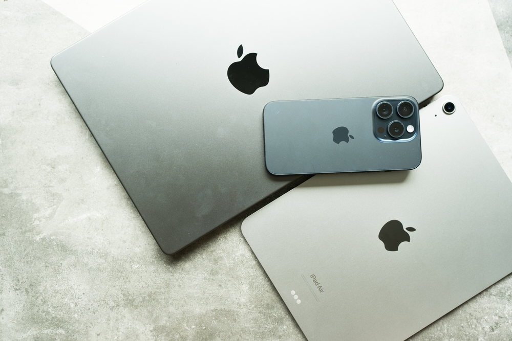 Vừa nghe tin Apple sắp ra mắt MacBook giá rẻ, cả thị trường laptop Windows hoảng hốt- Ảnh 1. Vừa nghe tin Apple sắp ra mắt MacBook giá rẻ, cả thị trường laptop Windows hoảng hốt- Ảnh 1.