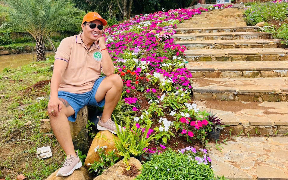 Nam nghệ sĩ rao bán biệt phủ 1.600 m2, giảm giá 50%, vợ nhắc: “Xong việc, tôi cạo đầu ông”