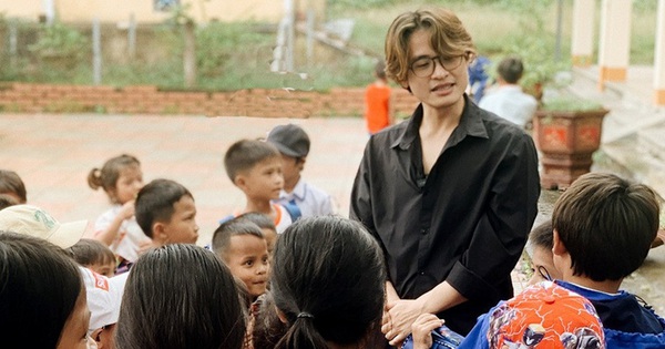 Chân dung nam ca sĩ dám bán vé đắt ngang Mỹ Tâm, Hà Anh Tuấn- Ảnh 2.