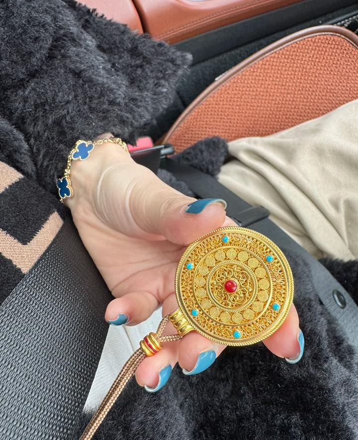 Cửa hàng vàng khiến 1,4 tỷ dân Trung Quốc lùng mua đến vỡ trận- Ảnh 6. Cửa hàng vàng khiến 1,4 tỷ dân Trung Quốc lùng mua đến vỡ trận- Ảnh 6.