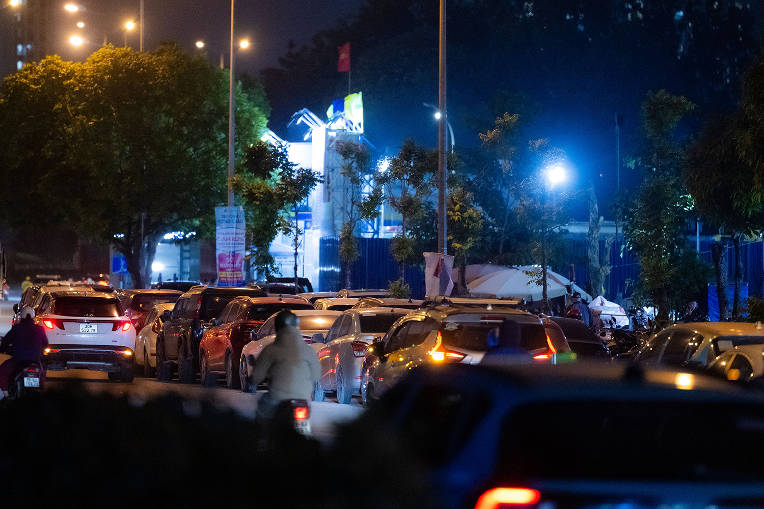 Đây là cảnh tượng tại tuyến đường qua khu chung cư Kim Văn - Kim Lũ (Hà Nội), 2 ngày sau thông tin lắp camera phạt nguội- Ảnh 3.