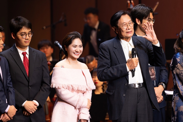 Thanh Lam - Orange hòa giọng trên sân khấu "Bài hát Thu về", xóa nhòa khoảng cách thế hệ- Ảnh 8.